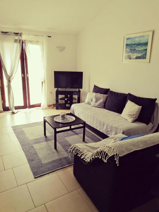 Apartment By The Beach Primošten Exterior foto